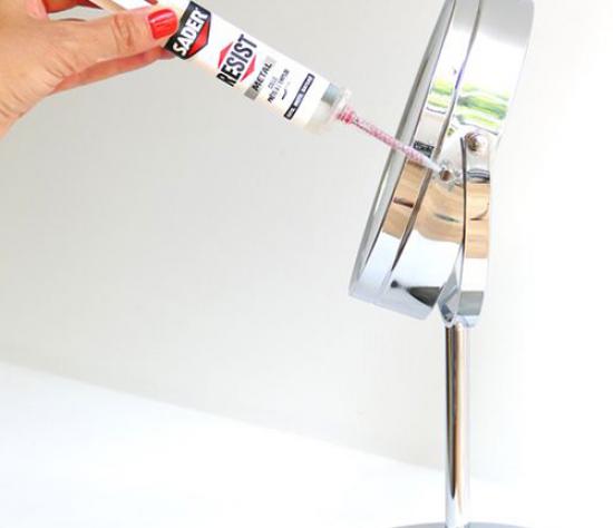 Etape 3 : Appliquez votre colle 