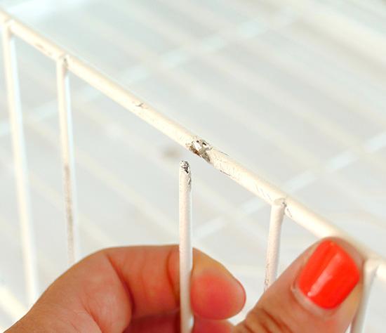 Réparer un égouttoir cassé avec votre colle Résist Métal etape 1