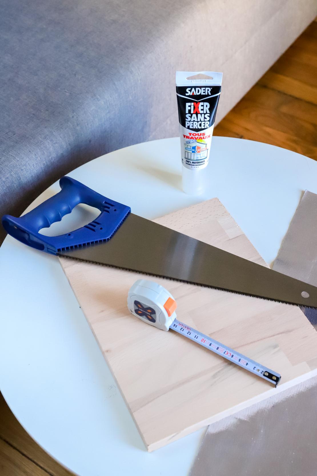 diy-sader-tuto-tablette-canape-colle-mastic-fixer-sans-percer-materiel